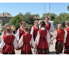 „На събор край Тунджа“ в Крушаре събра любители на българския фолклор