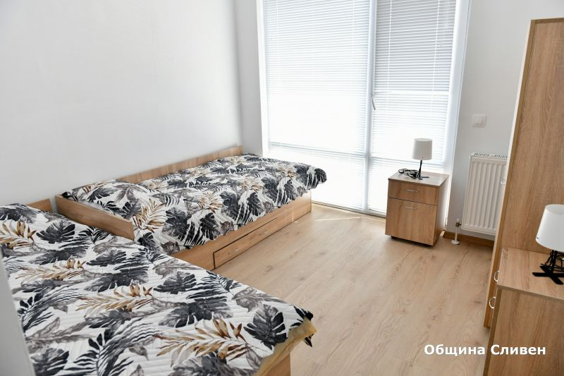 12 души от така наречения дом за възрастни в село Ягода, община Мъглиж, са приети и настанени в кризисен център в Сливен. Община Сливен е създала отлична...
