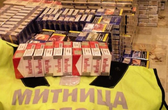 Митническите служители от ГД „Митническо разузнаване и разследване“ задържаха 43 000 къса /2150 кутии/ цигари с български бандерол при проверка в района...