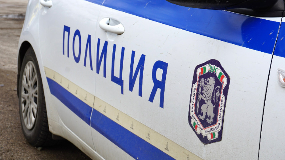 На 30.08.т.г. около 16.00 ч. на бургаската улица «Патриарх Евтимий» до №103, служители от Второ Районно управление - Бургас извършили проверка на 23 годишен...
