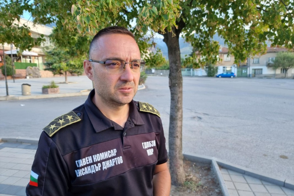 Изминалото денонощие беше много тежко. На територията на България избухнаха 236 пожара. Това заяви пред Нова тв директорът на ГД „Пожарна безопасност и...