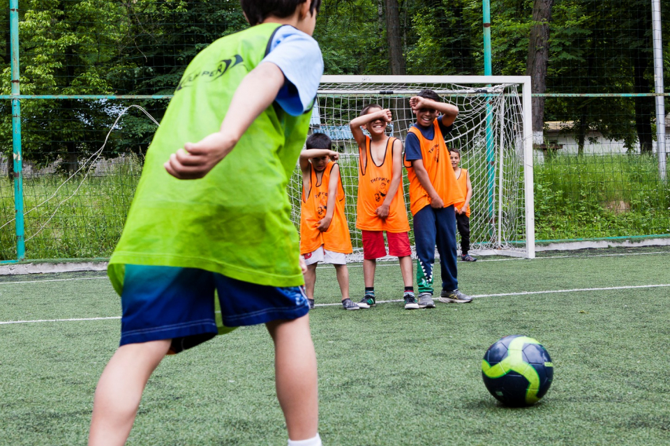 От 26 май се разрешават индивидуалните и колективните спортни занимания за деца до 18-годишна възраст на закрито и на открито, припомнят от Българския...