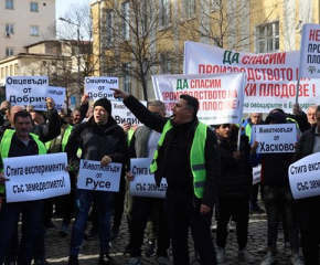 26 земеделски организации продължават протестите