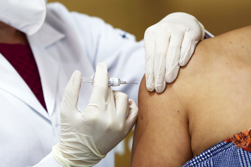 От началото на имунизационната кампания са ваксинирани 4653-ма жители на област Ямбол и 5 887 жители на област Сливен, сочат данните на Единния информационен...