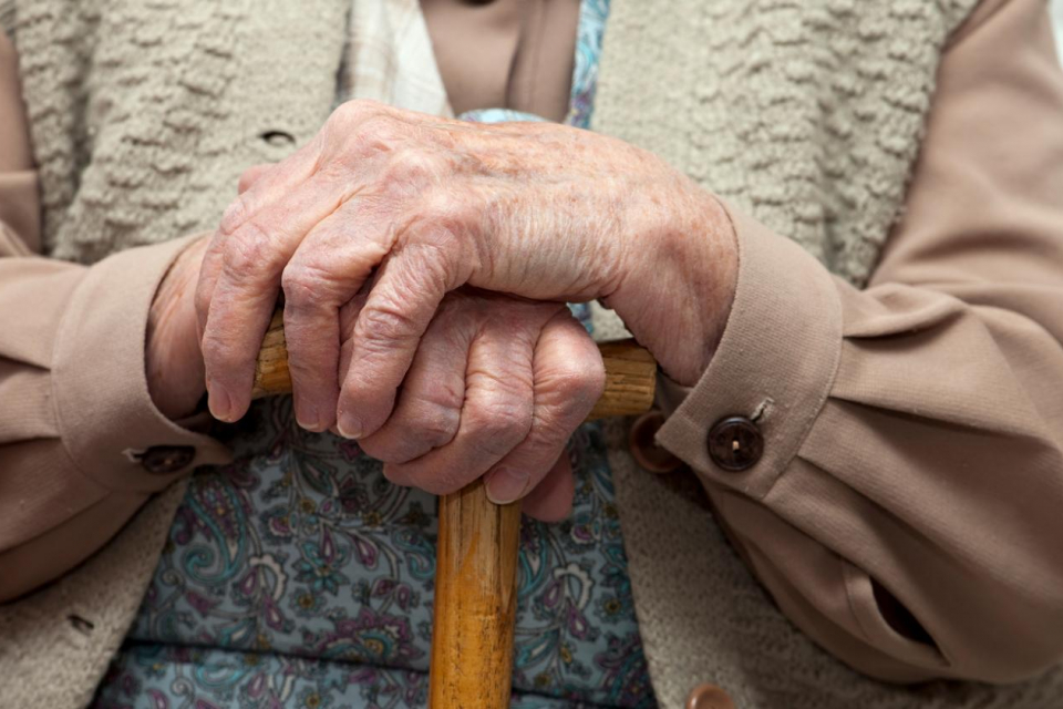 Броят на пенсионерите в област Ямбол е 36 750 души, показа справка на 999 в сайта на НОИ. От тях 34 722-ма са с персонални пенсии, останалите са наследствени. 
Минималната...