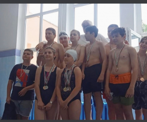 72 деца участваха в първото състезание по плуване в общинския басейн на Сливен