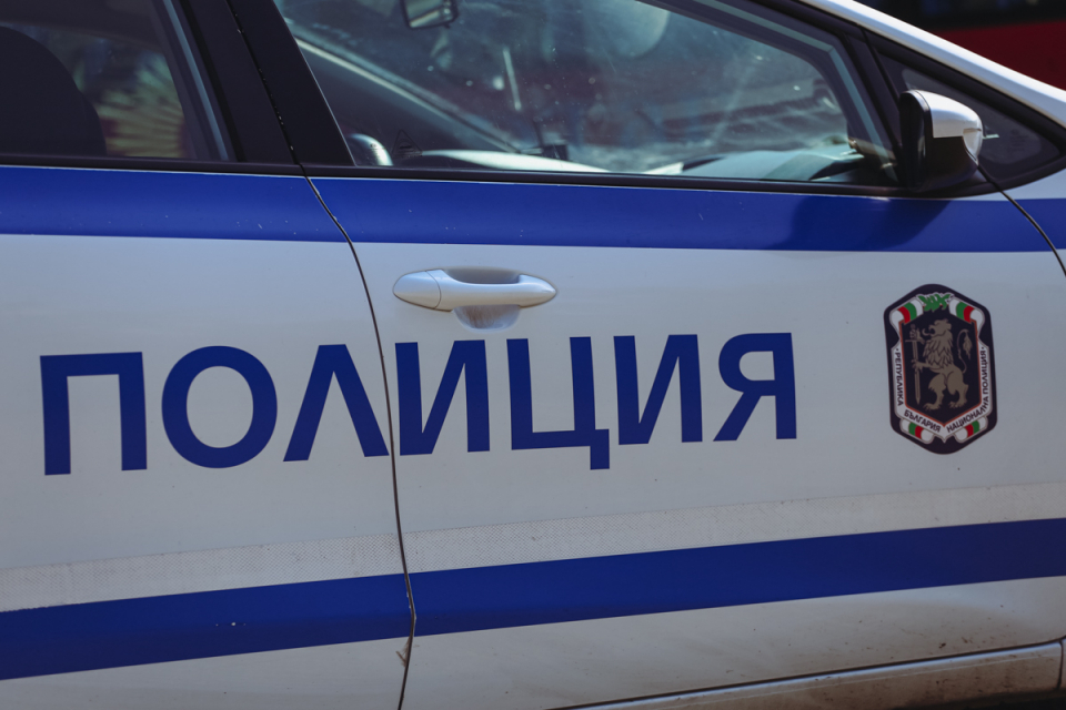 Сливенските полицаи задържаха 80-годишен мъж от града по обвинение за домашно насилие. На 4 декември 76-годишна жена е подала  сигнал на телефон 112, че...