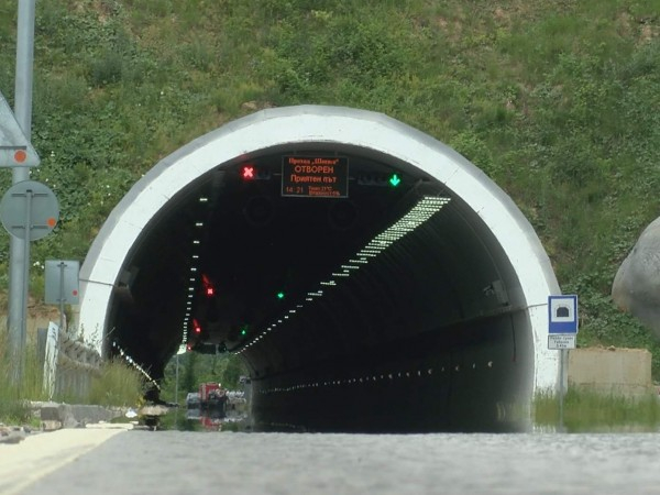 Направена бе стъпка към изграждането на тунел под Шипка. Агенция "Пътна инфраструктура" подписа договорите за проектиране, строителство и строителен надзор. 
Обществената...