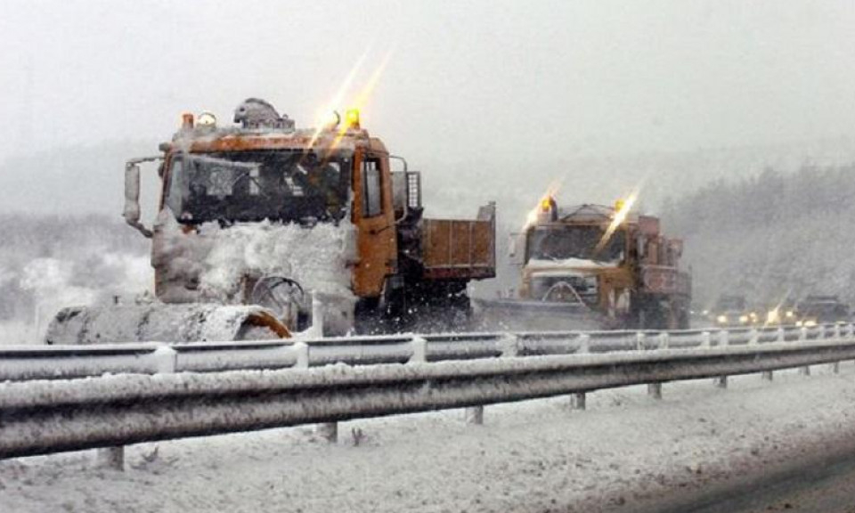 ​Общо 680 снегорина са почиствали републиканските пътища през нощта, съобщиха от пресцентъра на Агенция „Пътна инфраструктура” (АПИ). В момента пътищата...