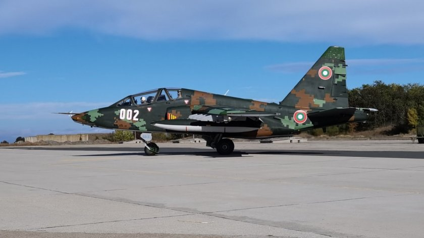 Авиобаза „Безмер“ отбелязва 74 години от създаването си. Авиобазата е наследник на създадения на 5 октомври 1951 г. изтребителен авиополк на аеродрум „Граф...