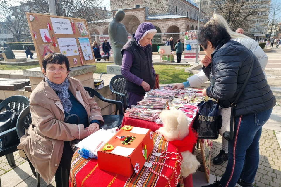 Базарът за мартеници в Ямбол тази година ще е от 14 февруари до 1 март. Щандове ще могат да бъдат разполагани както в централната градска част, така и...