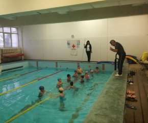 БЧК-Ямбол организира училище по плуване и превенция на водния травматизъм „Приятели с водата”