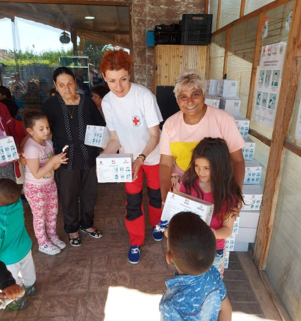 Българският Червен кръст продължава да оказва хуманитарна помощ и подкрепа на десетки хиляди хора, засегнати от пандемията. БЧК реализира мащабна програма...