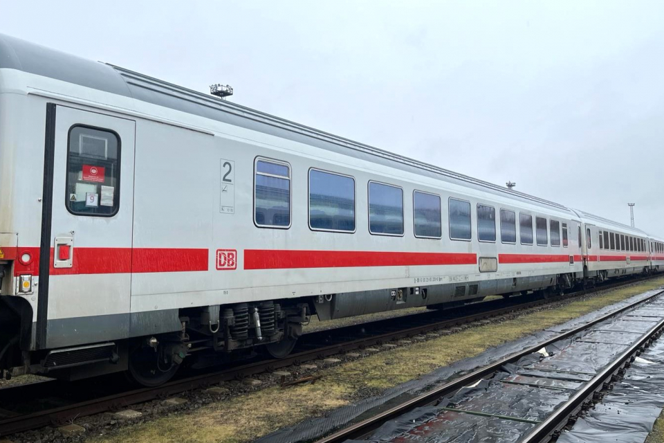 „БДЖ-Пътнически превози“ ЕООД и Deutsche Bahn подписаха днес договор за доставка на 76 модернизирани пътнически вагона. Първите 19 от тях ще пристигнат...