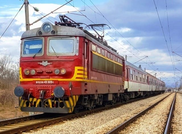 Нов график за движение на влаковете, изготвен от Български държавни железници (БДЖ), влиза в сила от утре, 11 декември, съобщиха от дружеството.
Ще бъде...