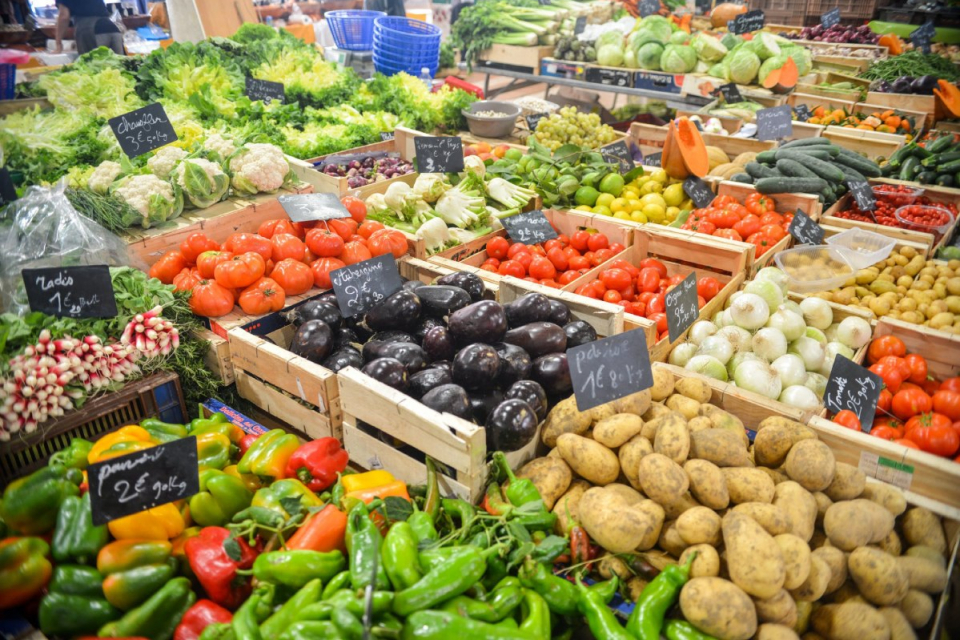 Плодовете и зеленчуците запазват цените си на борсите у нас спрямо предходната седмица, показват данните на Държавната комисия по стоковите борси и тържищата...