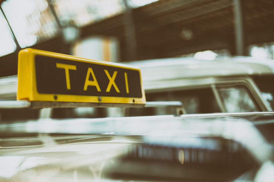 Таксиметровите шофьори в Благоевград не са съгласни да превозват хора, заразени с коронавирус, съобщава БНТ. Масови фалити застрашават таксиметровите фирми...