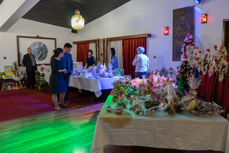 Дванадесети Коледен благотворителен бал на община „Тунджа“ се проведе на 17 декември 2019 година в комплекс „Екатерина”, село Веселиново.  През годините...