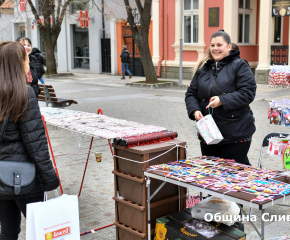 Близо 60 търговци ще участват в традиционния базар за мартеници в Сливен