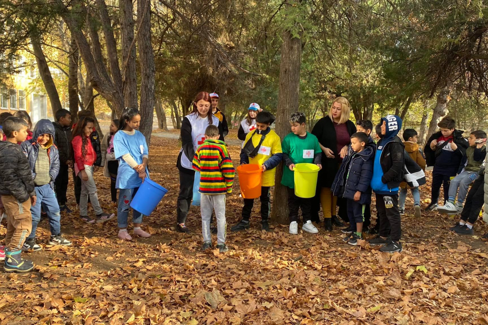 Доброволци на БМЧК-Ямбол проведоха ателиета с ученици на тема „Опазване на околната среда“ по проект „Приятели с природата!“, финансиран по Програма за...