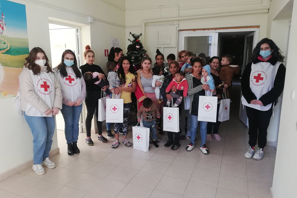 По повод отбелязването на Коледните празници, доброволците на Български младежки Червен кръст-Ямбол организираха кампания с мото „За повече усмивки!”....