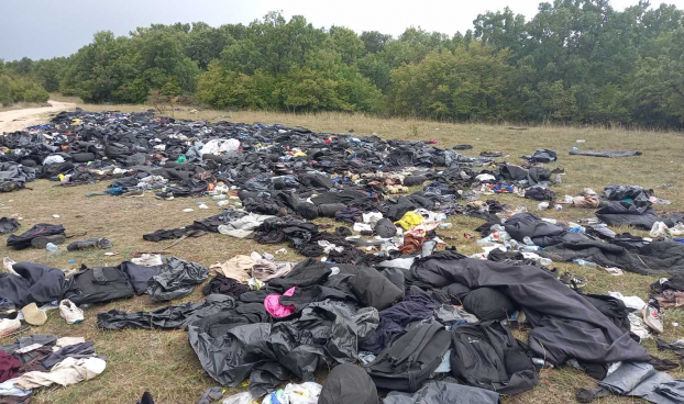 Болярово: Купища отпадъци от мигранти са открити край граничната ограда (видео)