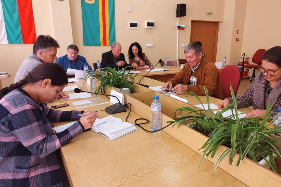Грижата за хората е на преден план за общинската администрация в община Болярово и в тази връзка са предприети поредица от социални мерки, припомни кметът...