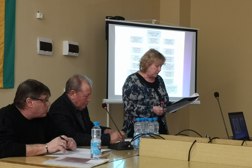 Две важни обществени допитвания до гражданите на община Болярово организира този месец администрацията. През месец декември предстои Общинският съвет да...