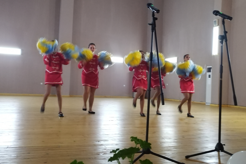 Самодейците на шестте читалища в община Болярово, двете училища, детската градина и защитените жилища за жени с умствена изостаналост днес получиха награди...