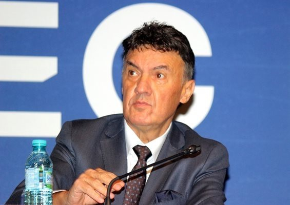 Борислав Михайлов подаде своята оставка на днешното заседание на Изпълнителния комитет на Българския футболен съюз, което продължава и в момента. Така...