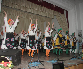 Фолклорният фестивал „От Цветница до Гергьовден“ събра над 300 участници в село Генерал Инзово