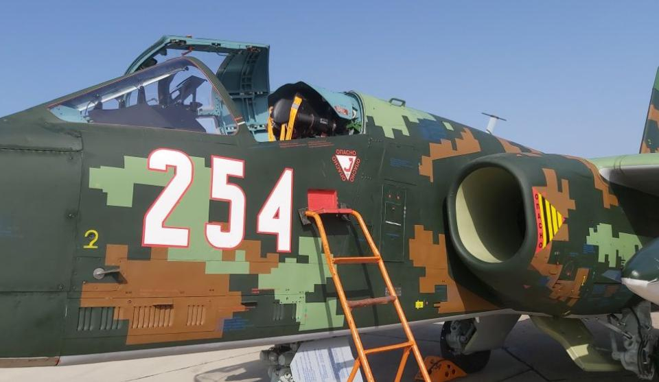 Черната кутия на разбилия се вчера Су-25 от авиобаза Безмер е намерена в опашката на самолета, която е запазена. Пилотът ще бъде разпитан днес, ако състоянието...