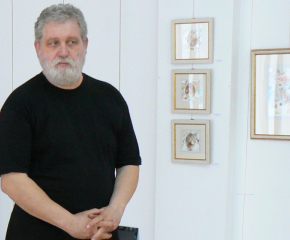 "Черно-белият кръговрат е в основата на живота", показва в изложба в Ямбол художникът Цветан Казанджиев
