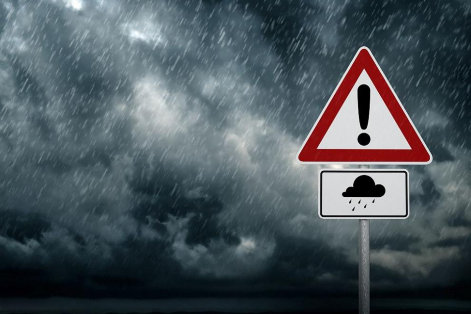 По данни на Националният институт по метеорология и хидрология (НИМХ) на 10 юни има вероятност от гръмотевични бури, значителни валежи и локални градушки....