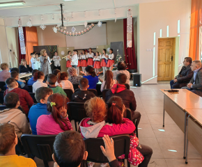 Четвъртокласници от ОУ „Братя Миладинови“ изнесоха коледен концерт