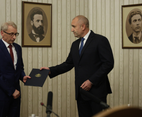 Денков върна изпълнен на президента втория мандат