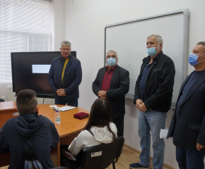 В Деня на благотворителността община „Тунджа“ връчи две стипендии на възпитаници на ПГЗ „Христо Ботев“