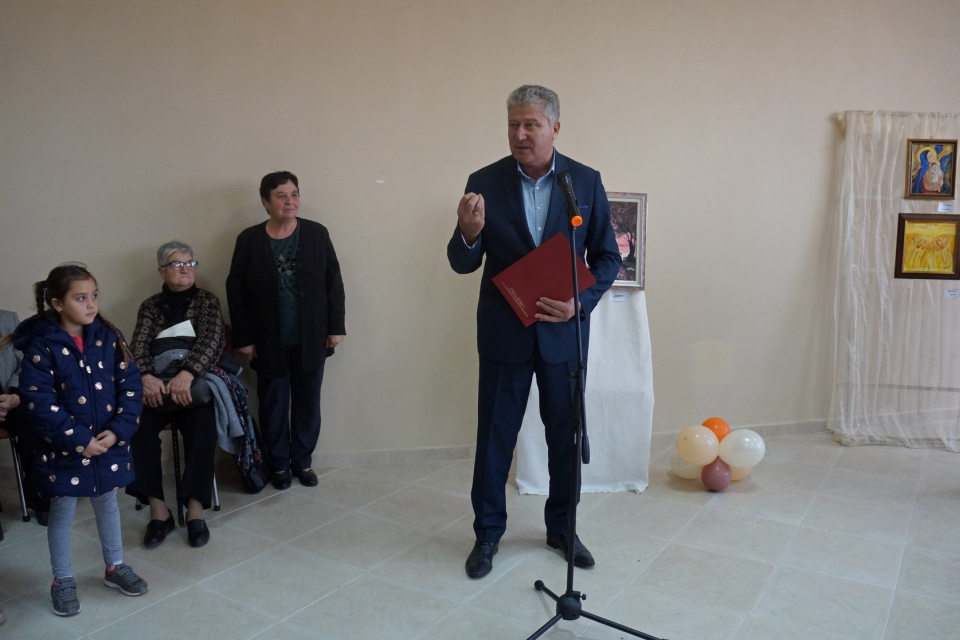 В Деня на християнското семейство и по повод 35-годишнината на община „Тунджа“, общинското ръководство поздрави 35 тунджански семейства, връстници на общината,...