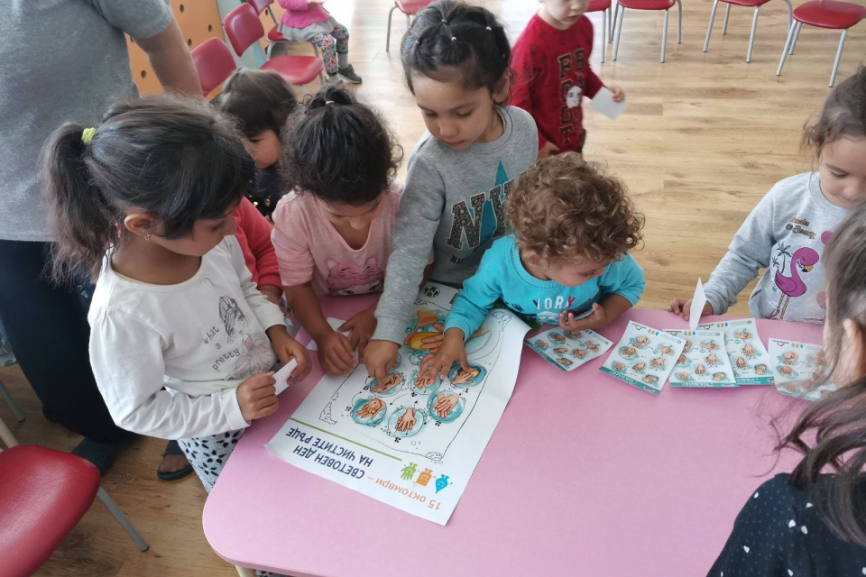  С песни, игри и закачки в понеделник беше отбелязан Световният ден за чисти ръце – 15 октомври, в Детска градина “Здравец”. Инициативата за това беше...