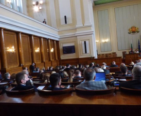Депутатите обсъждат на първо четене проектобюджета на държавата за тази година