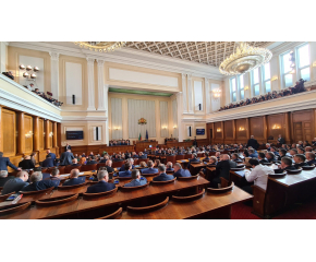 Депутатите ще гласуват на второ четене удължаването на Бюджет 2022
