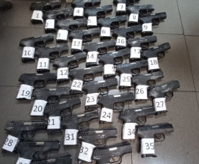Десетки контрабандни пистолети задържаха митническите служители на "Капитан Андреево"