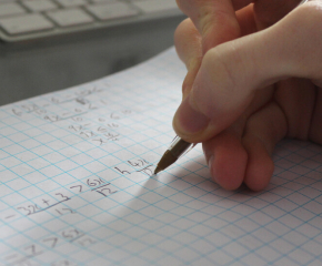 Десетокласниците получиха грешни формули на НВО по математика