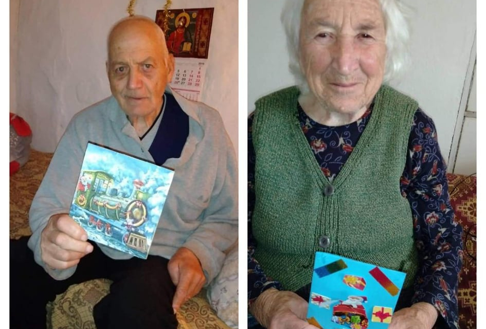Десетки възрастни хора, които са потребители на проекта ”Патронажна грижа за нуждаещи се лица” получиха картички изработени от деца по време на коледно-новогодишните...