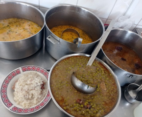 Домашният социален патронаж в Сливен дава топла и вкусна храна, както и внимание на възрастните хора