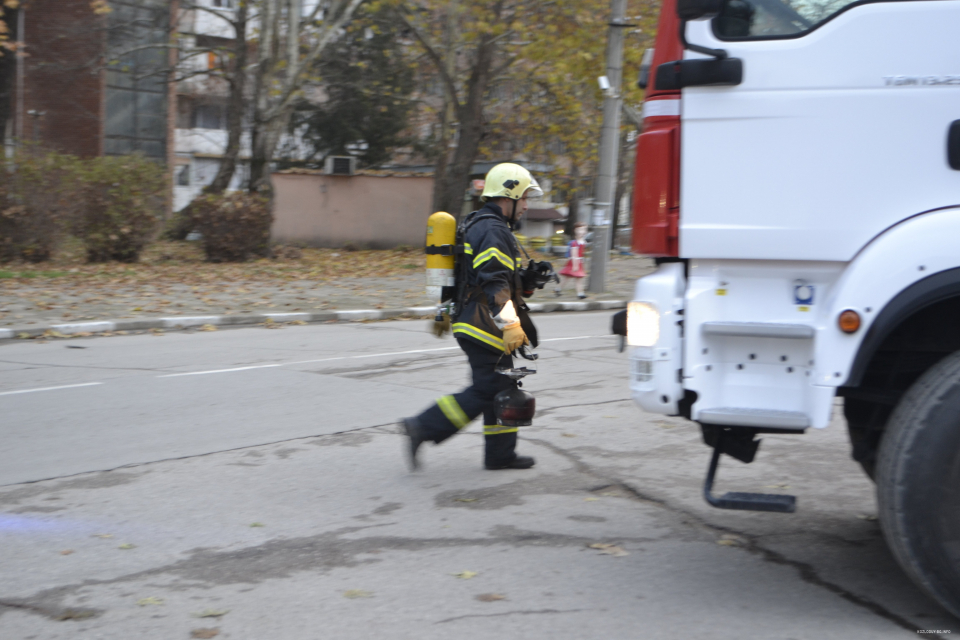Двама мъже са пострадали вчера при пожари, съобщават от Главна дирекция „Пожарна безопасност и защита на населението“. 84-годишен мъж е с обгаряния след...