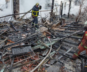 Двама с опасност за живота след пожар в завод край Пазарджик