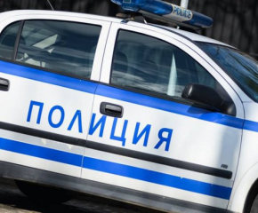Двама полицаи загинаха в Бургас след гонка между автобус с мигранти и патрулка 