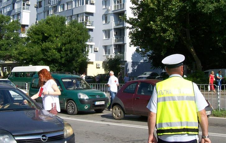 Две кампании за ограничаване на пътнотранспортния травматизъм през летните месеци започват от 15 юни - традиционната акция на полицията „Ваканция! Да пазим...
