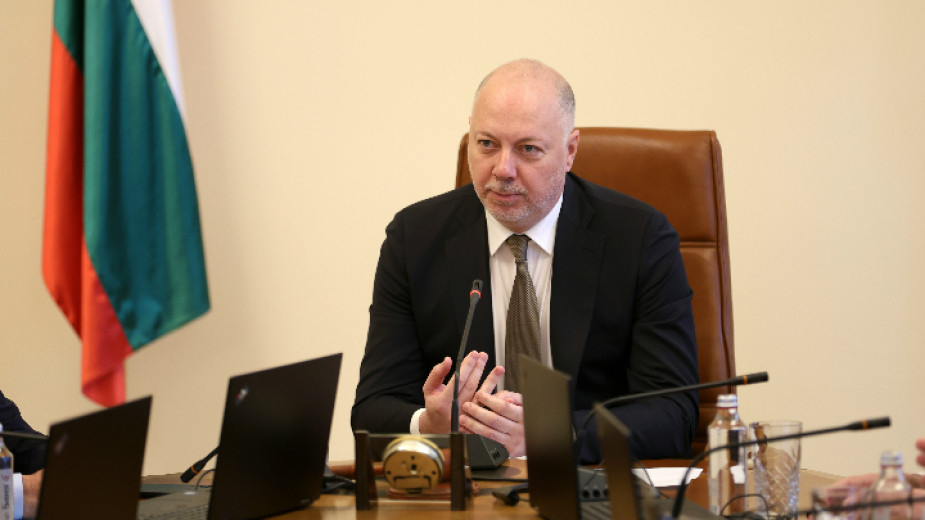 Държавни имоти с отпаднала необходимост ще се продават, а други които генерират само разходи - ще се отдават на концесия. Премиерът Росен Желязков заяви...